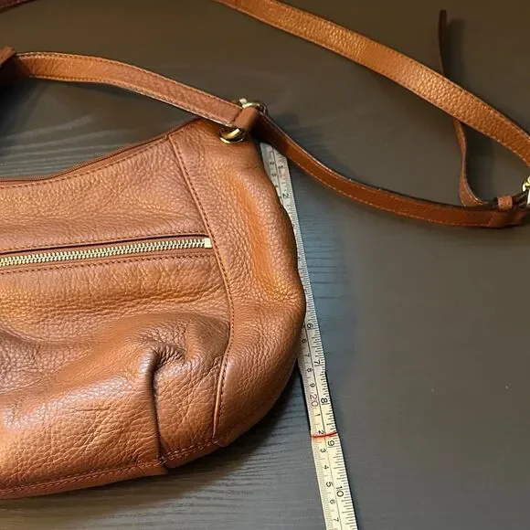 Michael Kors Tan Leather Shoulder Bag with Tassel Adjustable strap - Picture 9 of 9